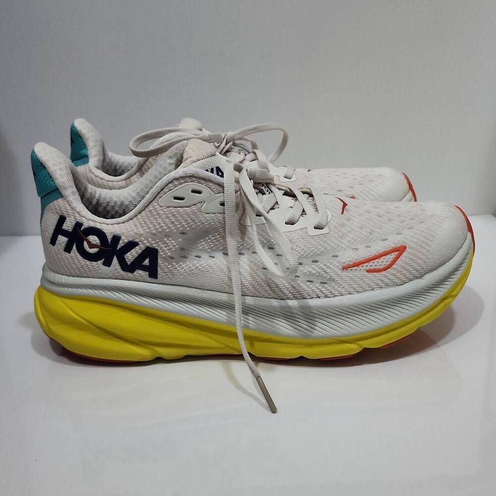 Hoka Clifton 9 Sneakers Eggnog Passion Fruit 7.5B Women's
